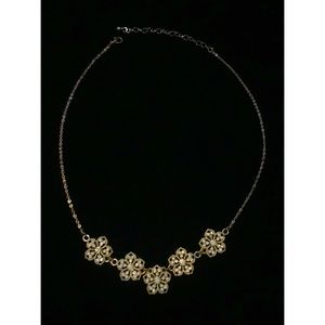 Francesca’s Floral Short Necklace